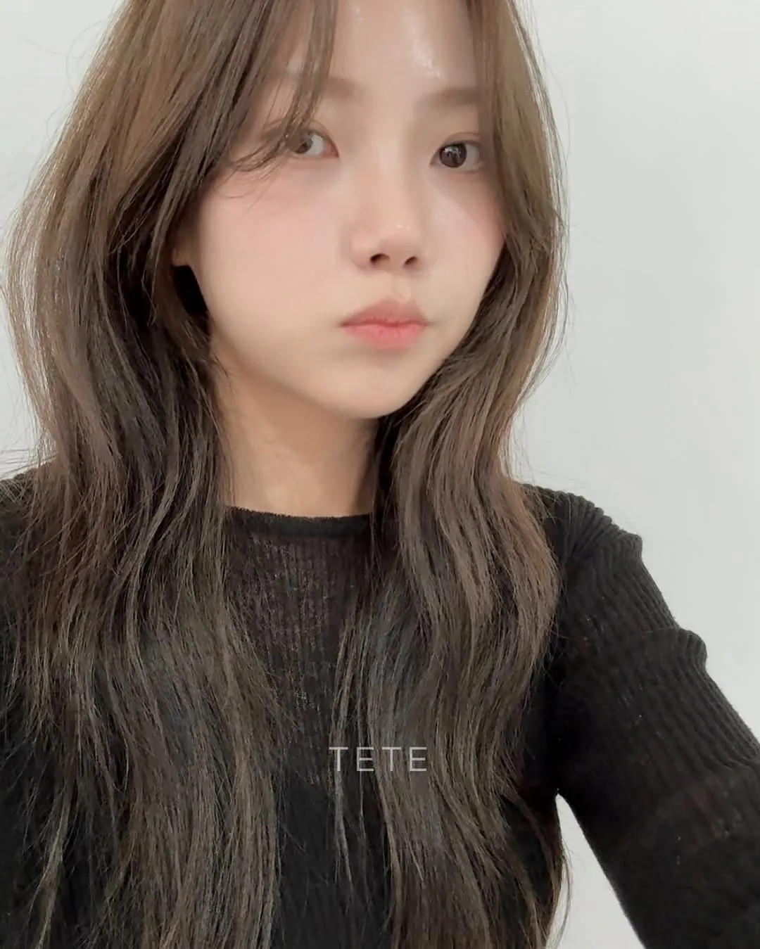 @tete_yeeun
고객님들께서 좋아해주시는 제 머리!
#굵은웨이브펌 + #사이드뱅
얼굴 옆 굵은 웨이브로 옆광대를 부드럽게 보완하고,
사이드뱅의 확실한 뿌리볼륨은 짧고 둥근 얼굴형을
길게 늘려주어 더욱 갸름해보이도록✨
좋은 밸런스를 찾아 디자인해드립니다:)
✔️네이버예약
✔️문의,예약ㅣDM
✔️카카오톡ㅣyeah_
@tete_liberte
웨이브로 일상에 새로운 흐름을 디자인 합니다.
더 자세한 내용이 궁금하시다면
네이버에 #테뜨염예은 을 검색하세요.